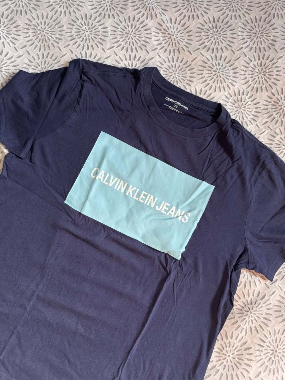 Calvin Klein Jeans Men's Box Logo Short Sleeve T-Shirt Men’s Large